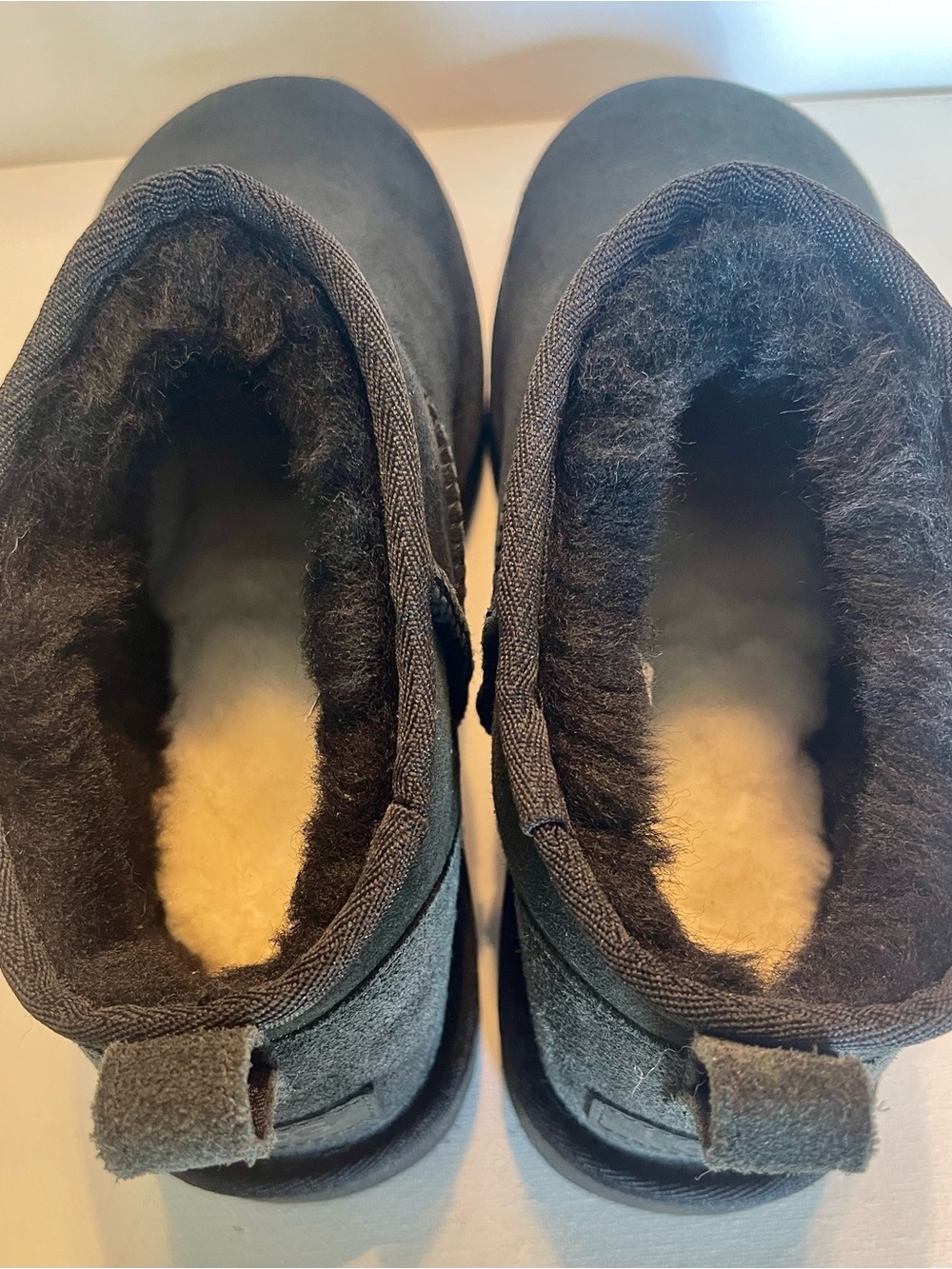 NIB UGG CLASSIC ULTRA MINI SHEEPSKIN PLUSH 88276 BLACK WOMENS SIZE 10 - Picture 15 of 17